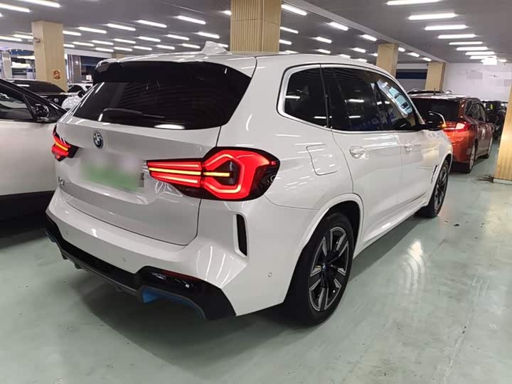 Фото 7 - BMW iX3