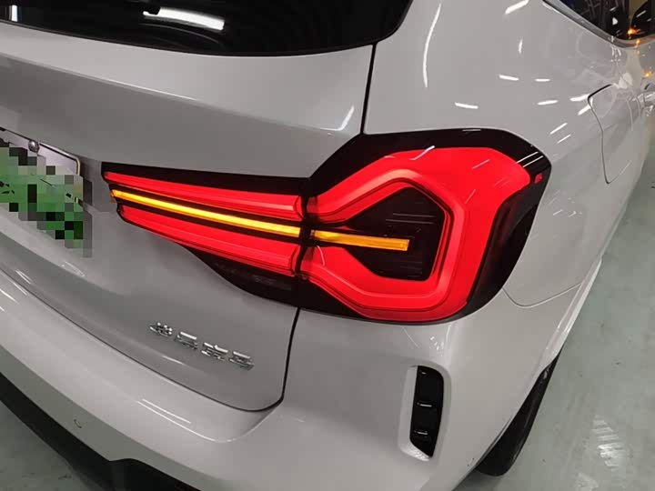 Фото 8 - BMW iX3