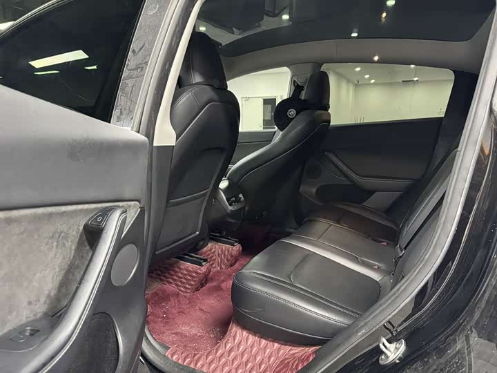 Zdjęcie 7 - Tesla Model Y
