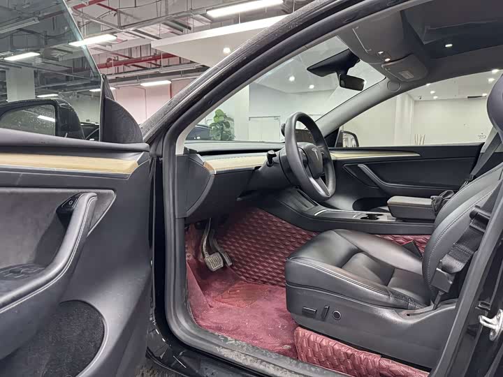 Zdjęcie 8 - Tesla Model Y