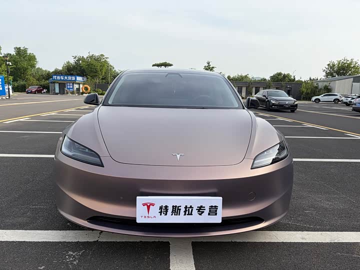 Zdjęcie 7 - Tesla Model 3