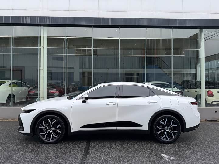 Toyota Crown SportCross 2023 2023款 2.5L SportCross HEV两驱尊贵版