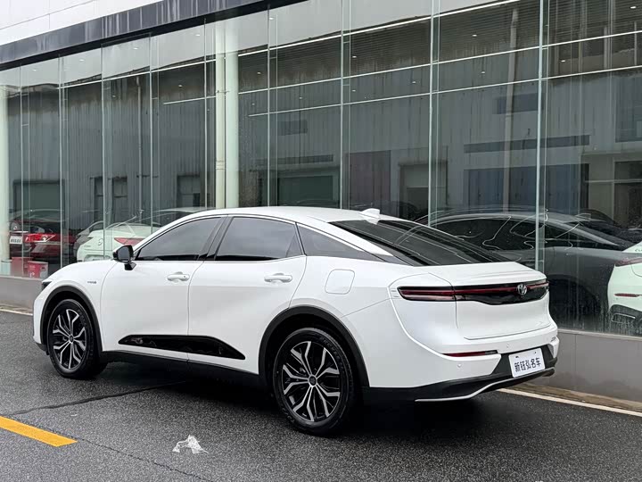 Toyota Crown SportCross 2023 2023款 2.5L SportCross HEV两驱尊贵版