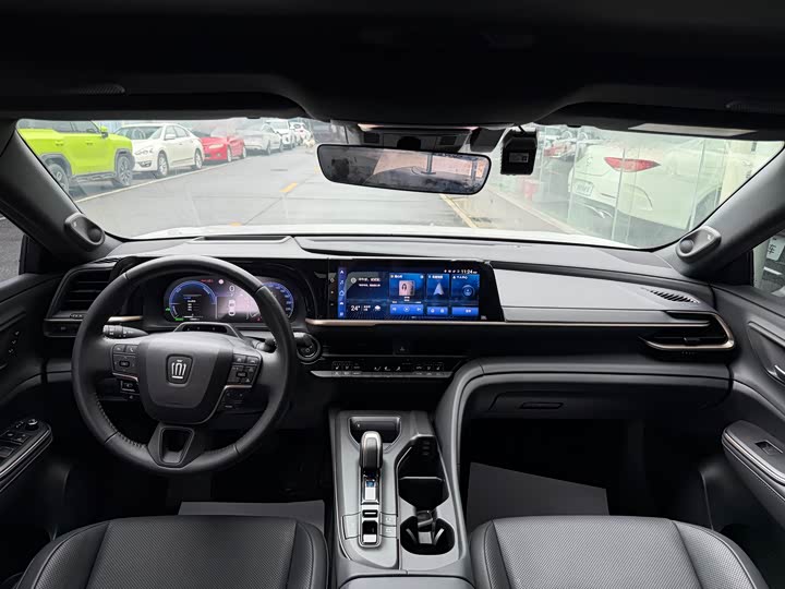 Toyota Crown SportCross 2023 2023款 2.5L SportCross HEV两驱尊贵版