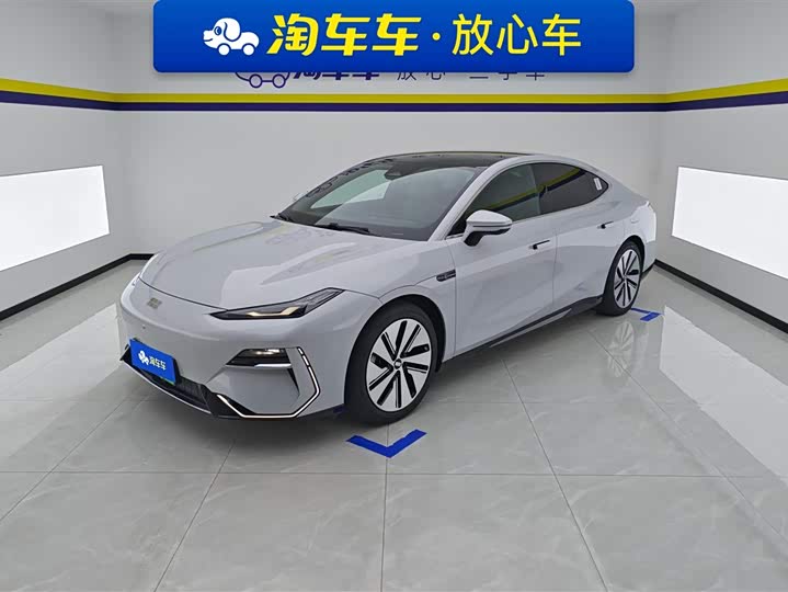 صورة 1 - Geely Galaxy E8