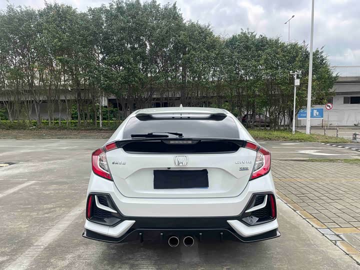 Фото 8 - Honda Civic