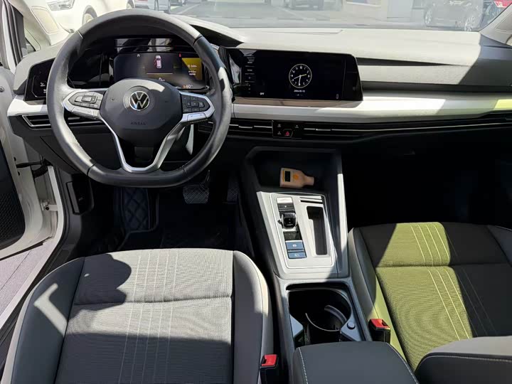 Фото 4 - Volkswagen Golf