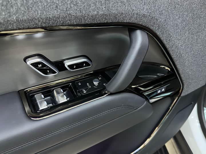 Photo 8 - Land Rover Range Rover Sport