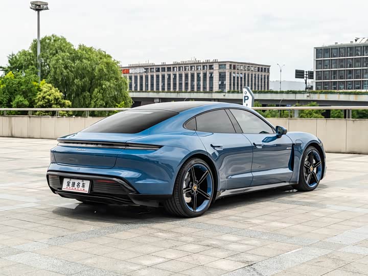 Фото 5 - Porsche Taycan