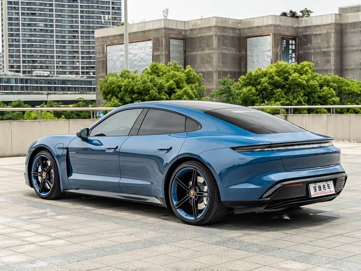 Фото 6 - Porsche Taycan