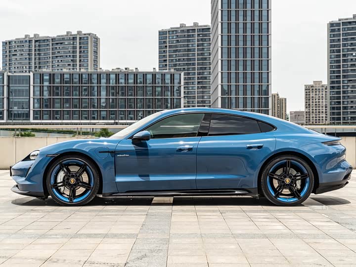 Фото 8 - Porsche Taycan