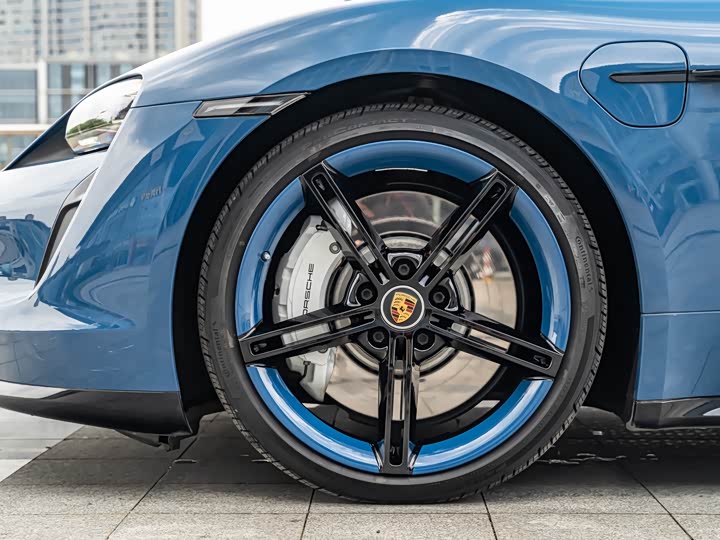 Фото 9 - Porsche Taycan