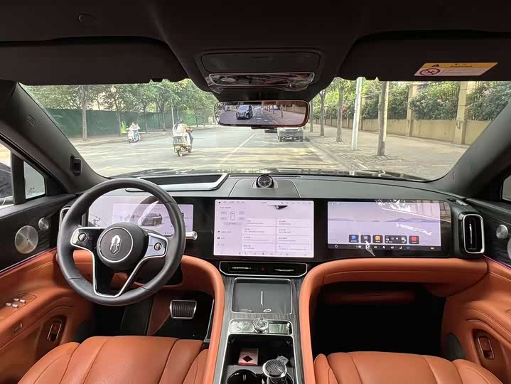 Aito M9 2025 2025款 增程 Ultra版 52kWh 6座版 (192线激光雷达）