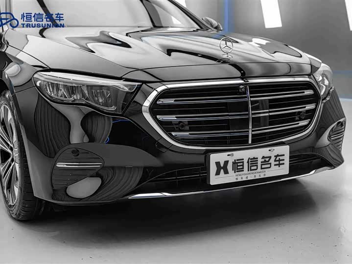 Фото 9 - Mercedes-Benz E-Class