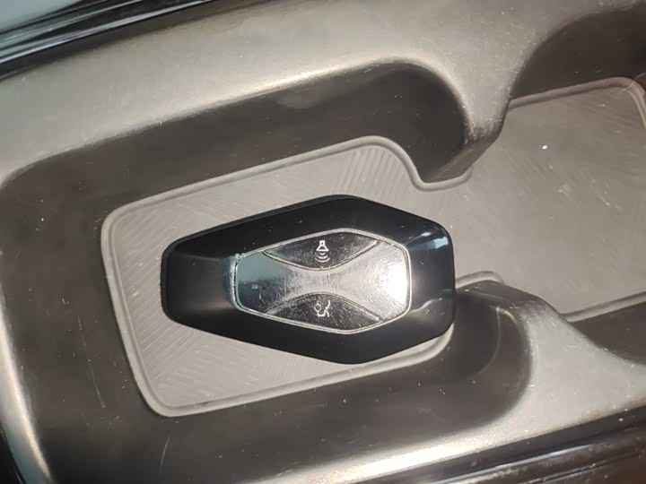 Фото 9 - BAIC Arcfox Alpha T