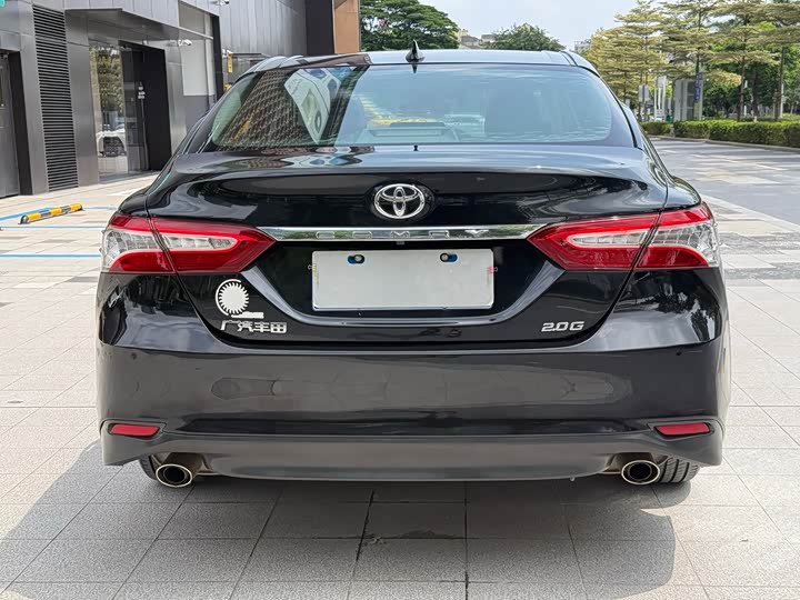 Фото 6 - Toyota Camry