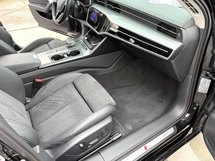 Audi A6 2023 2023款 Avant 45 TFSI 大探险家版