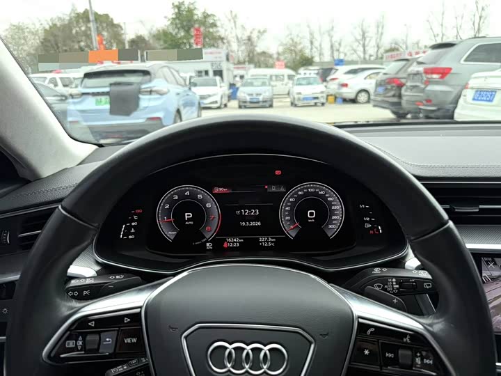 Audi A6 2023 2023款 Avant 45 TFSI 大探险家版