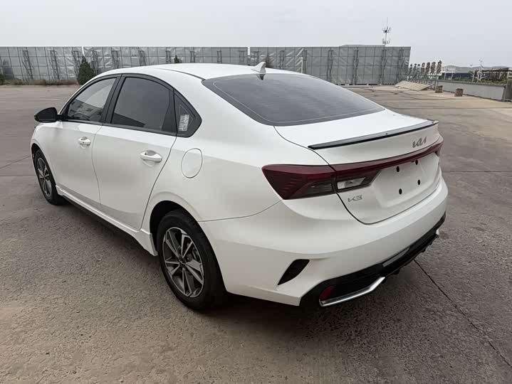 Фото 5 - Kia K3