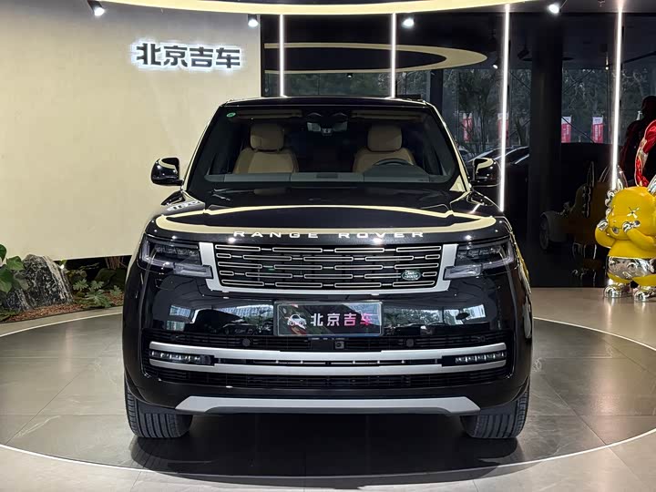 Land Rover Range Rover 2026 2026款 3.0 L6 400PS SE长轴版