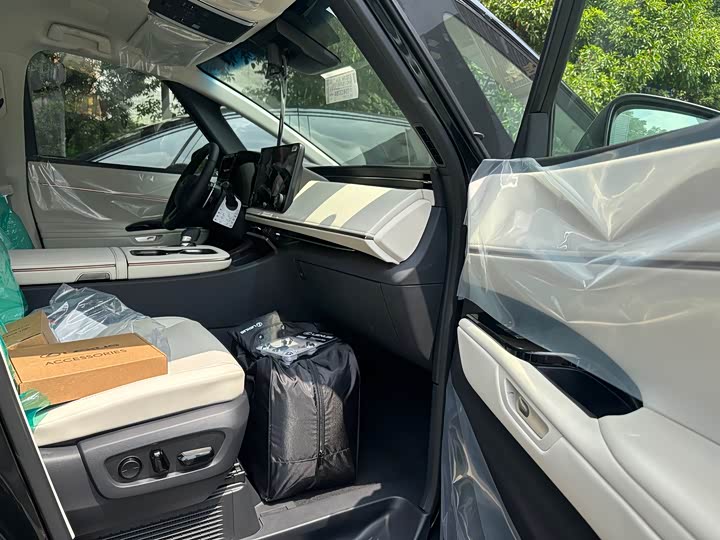 Lexus LM 2025 2025款 500h 六座尊崇版