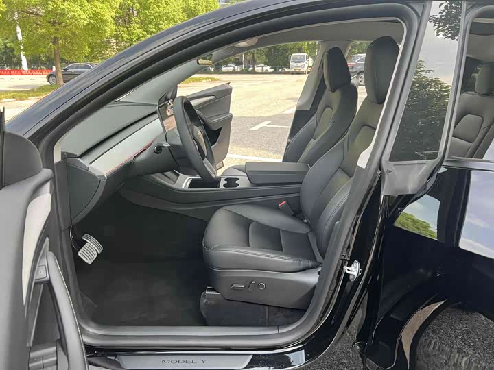 Фото 4 - Tesla Model Y