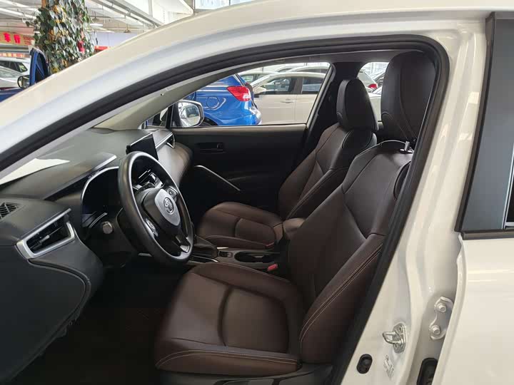 Toyota Corolla Cross 2023 2023款 2.0L 20周年铂金纪念版