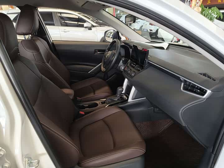 Toyota Corolla Cross 2023 2023款 2.0L 20周年铂金纪念版