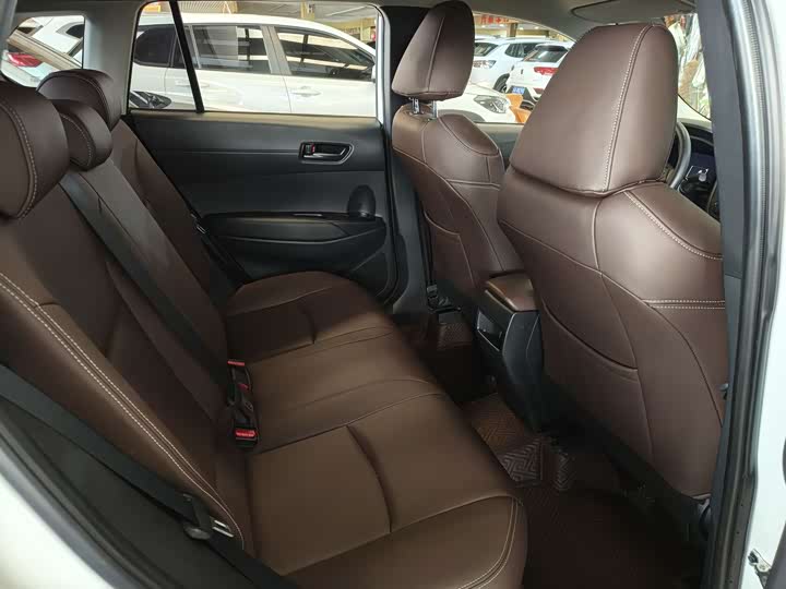 Toyota Corolla Cross 2023 2023款 2.0L 20周年铂金纪念版