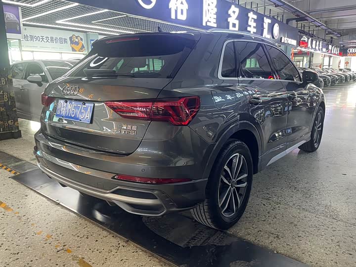 Фото 6 - Audi Q3