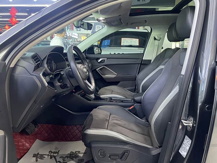 Фото 8 - Audi Q3