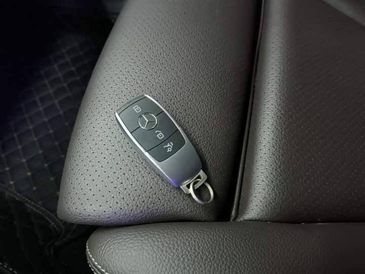 Фото 9 - Mercedes-Benz GLC-Class
