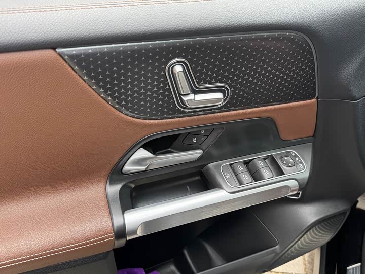 Фото 6 - Mercedes-Benz GLB-Class