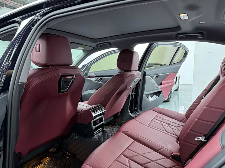 Фото 9 - BMW 5 Series
