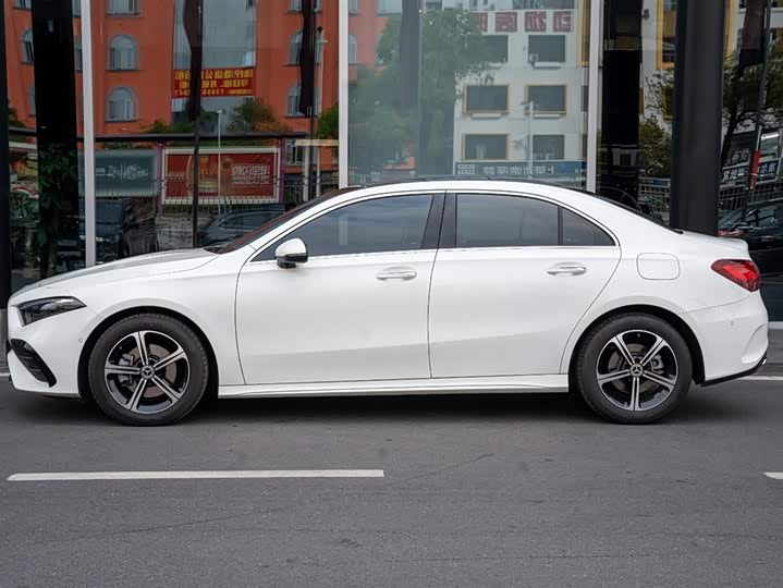 Фото 4 - Mercedes-Benz A-Class