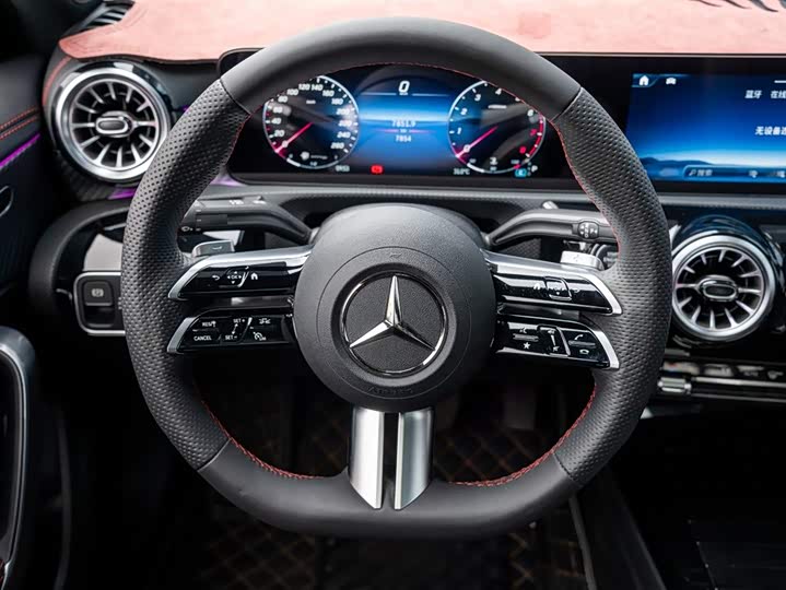 Фото 8 - Mercedes-Benz A-Class