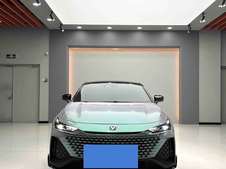 Фото 3 - Changan UNI-V