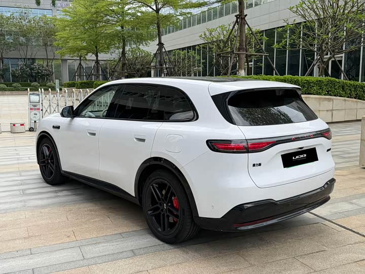 2026 Aito M6