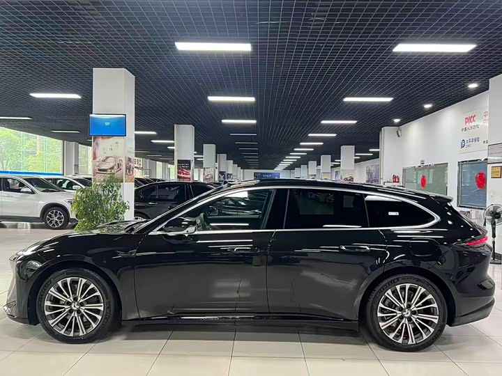 Фото 3 - Nio ET5T