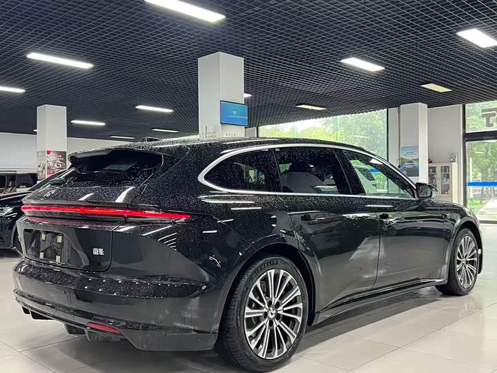 Фото 5 - Nio ET5T