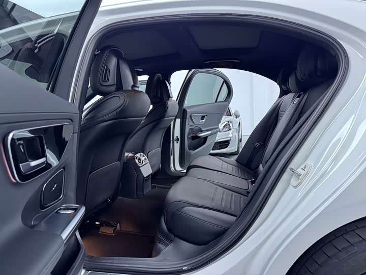 Фото 7 - Mercedes-Benz C-Class