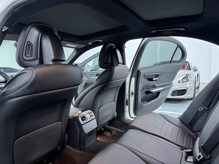 Фото 8 - Mercedes-Benz C-Class