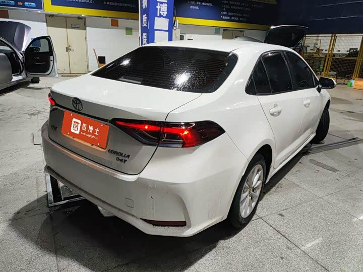 Фото 4 - Toyota Corolla