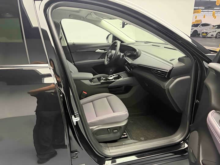 Buick Envision Plus 2026 2026款 昂科威Plus 28T 两驱白金版