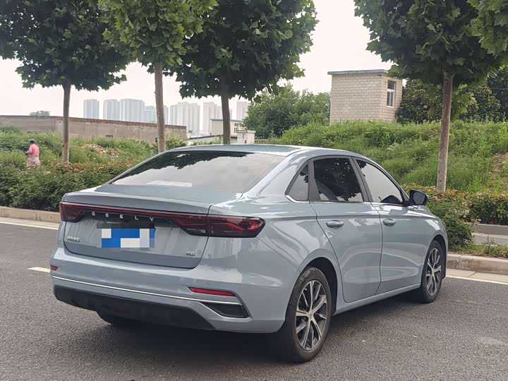 Фото 6 - Geely Emgrand