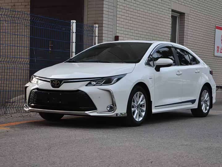Toyota Corolla 2024 2024款 1.8L 智能电混双擎 精英版