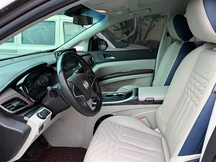 Zdjęcie 6 - Buick GL8 ES