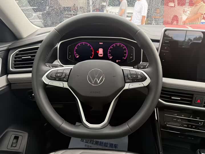 صورة 9 - Volkswagen Tayron
