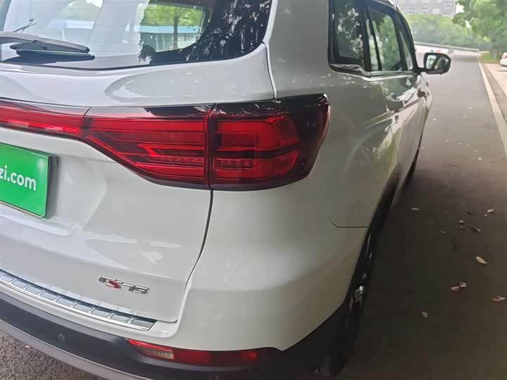 Фото 8 - Changan CS75