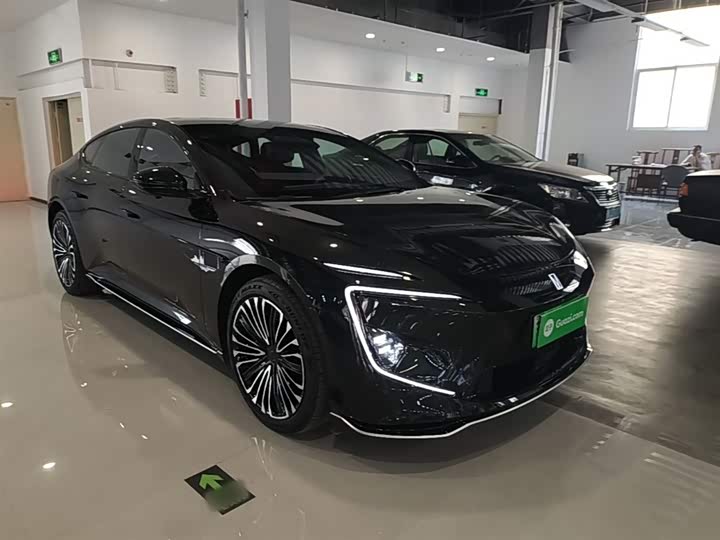 2026 Avatr 12